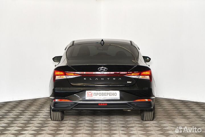 Hyundai Elantra, 2021