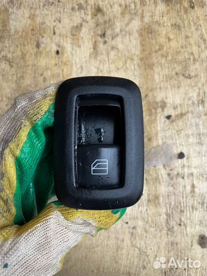 Мерседес A class w169 кнопка стеклоподъемника