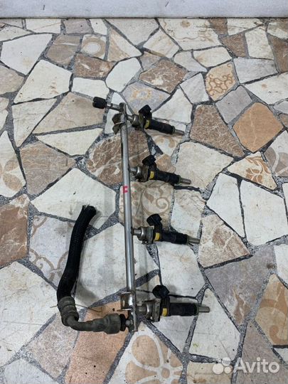 Топливная рампа (рейка) Opel Astra хетчбэк 1.8