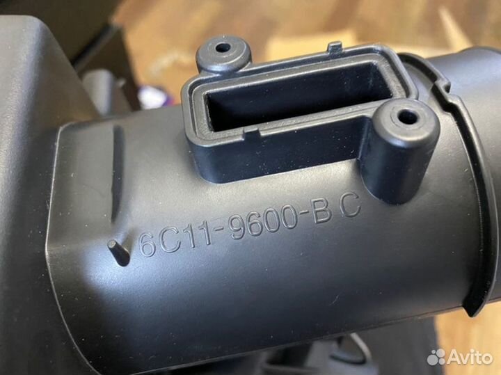 Корпус воздушного фильтра Ford Transit TT9 2.4