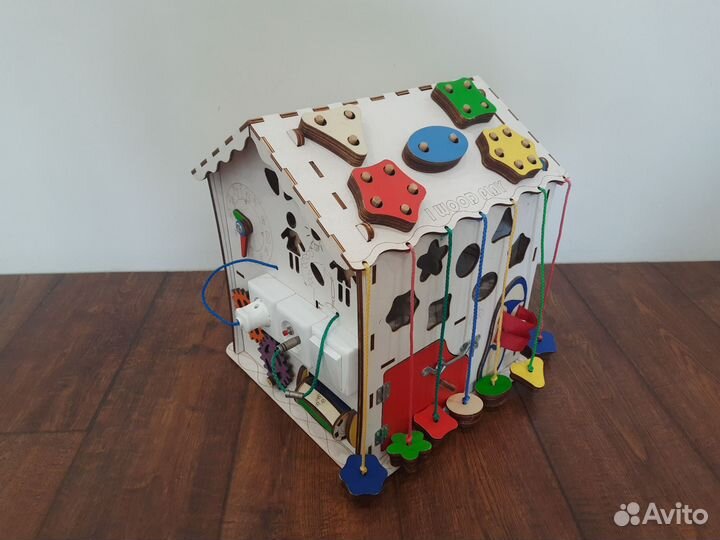 Бизиборд домик