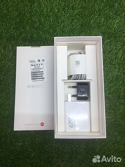 Xiaomi 13 Pro, 12/256 ГБ