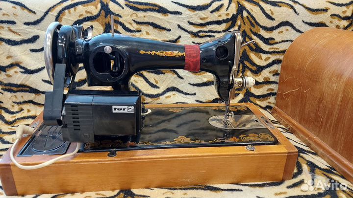 Швейная машинка Tur2