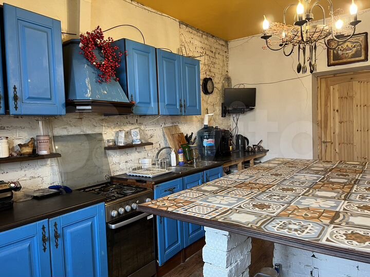 Дом 228,6 м² на участке 7,9 сот.