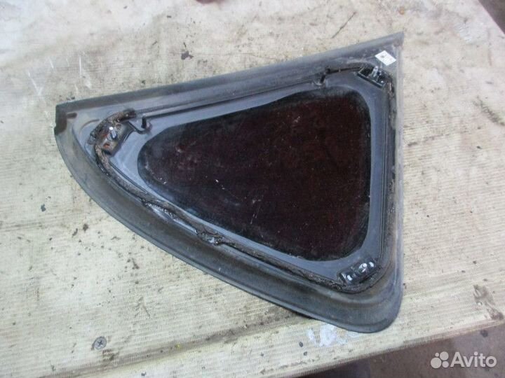 Стекло кузовное глухое правое Kia Ceed 2007-2012