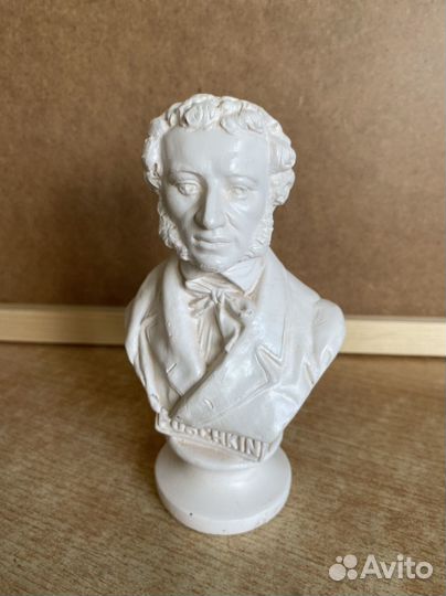 Бюст пушкина гипс