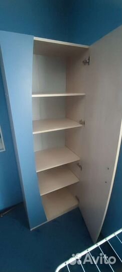 Детский стол и 2 шкафчика