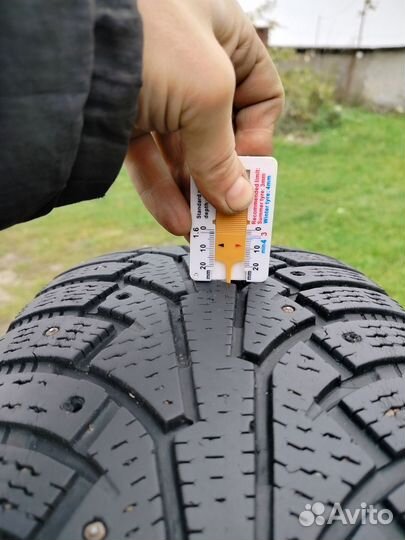 Nokian Tyres Hakkapeliitta Sport Utility 5 235/60 R17