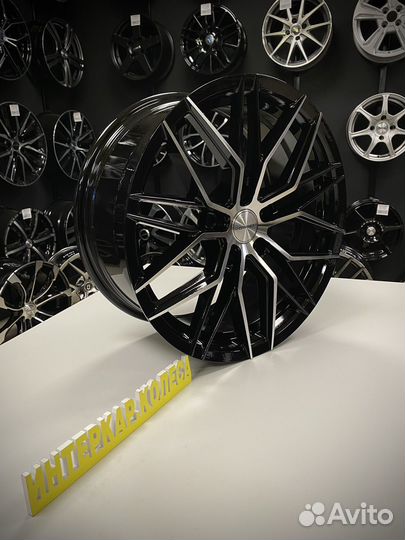 7,5*17 Replica Vossen FBX 005 5x114,3 ET35 D73,1