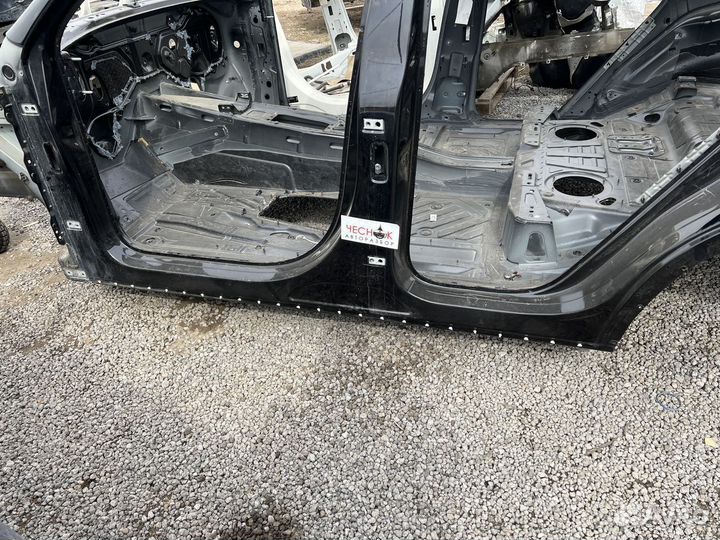 Порог со стойкой правый VW Touareg NF 2 2010-2014