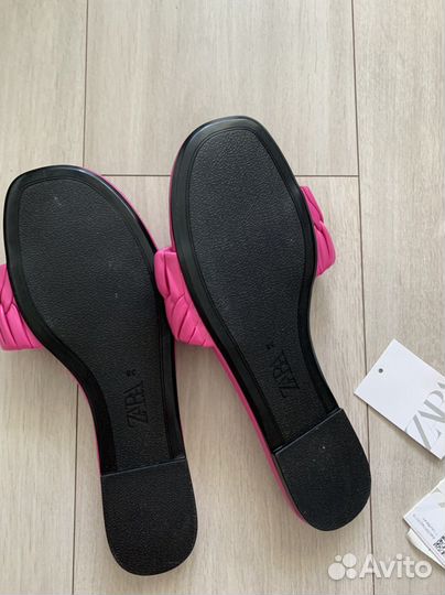Сандалии Zara