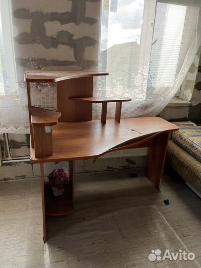 Компьютерный стол