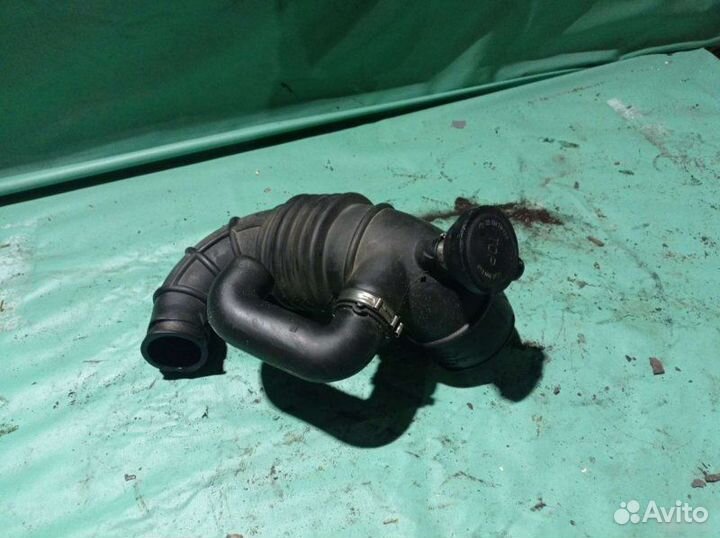 Воздушный патрубок Land Rover Freelander