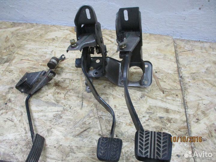 Педаль газа, тормоза,сцепления Форд Рейнджер 1