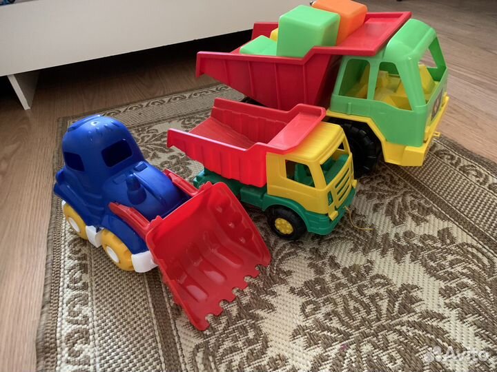 Детский транспорт (машинки, грузовики и трактор)