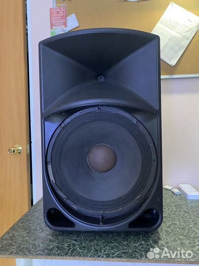 Активная акустическая система mackie Thump TH-15A