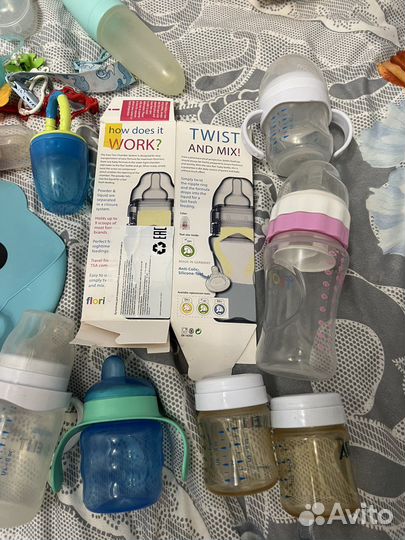 Бутылочки, молокоотсос, все для кормления