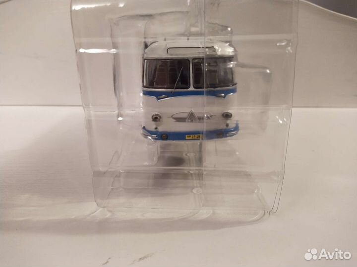 Автобусы Лаз 697е Demprice 1:43