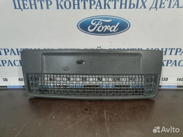 Решетка в бампер центральная Ford Fusion 2002
