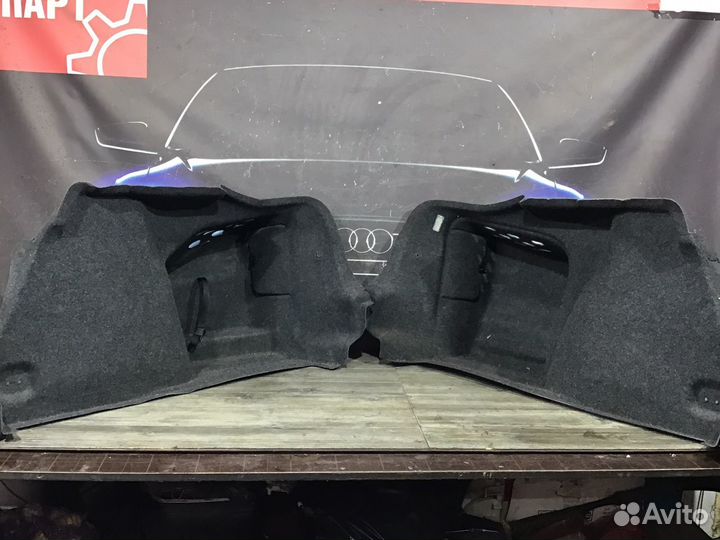 Обшивка багажника правая Skoda Octavia A5