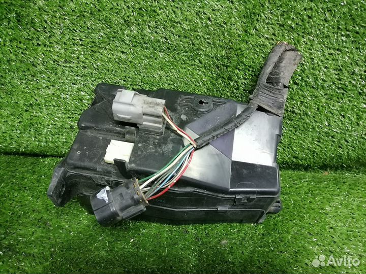 Блок предохранителей подкапотный Mitsubishi Galant