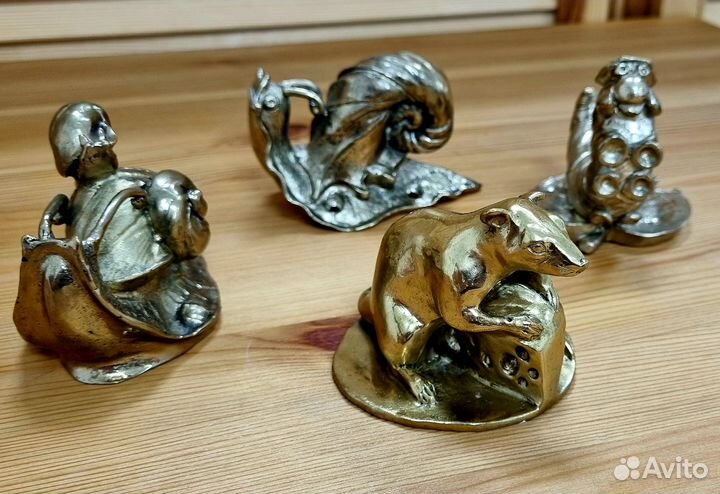 Фигурка бронзовая «Мышь с сыром»