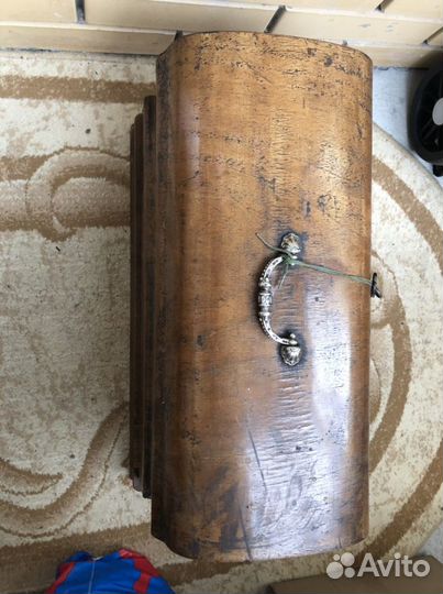 Старинная швейная машинка