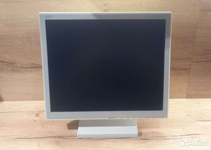 Монитор NEC 17