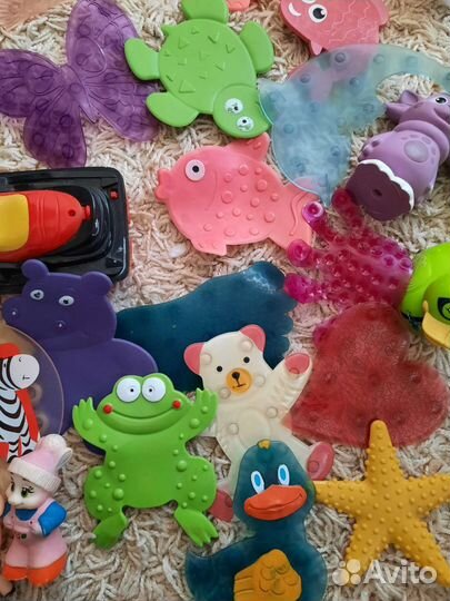 Игрушки для купания на присосках