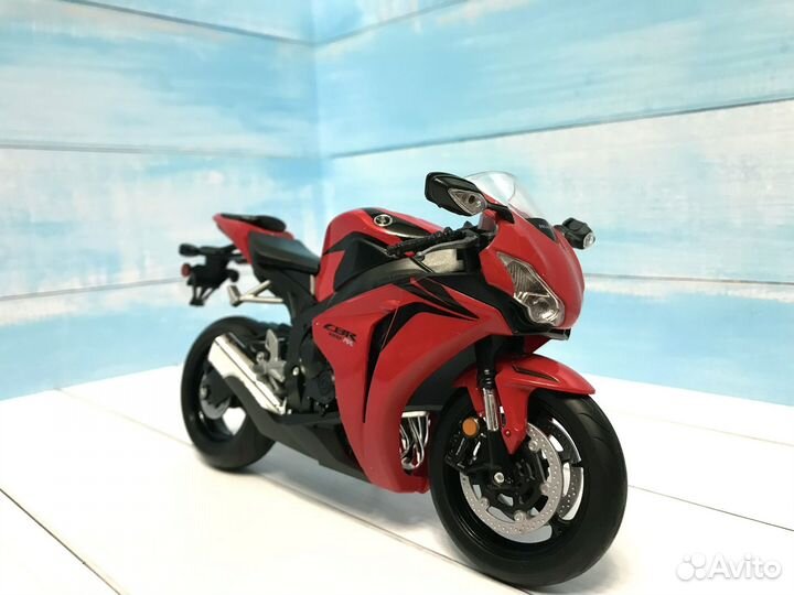 Модель мотоцикла honda CBR-1000R 1/10