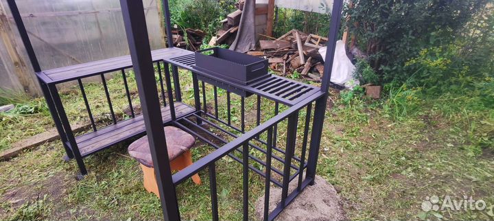 Мангал с крышей