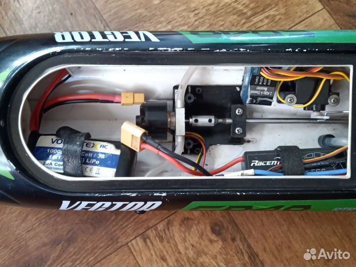 Катер на радио управление. Vector sr48