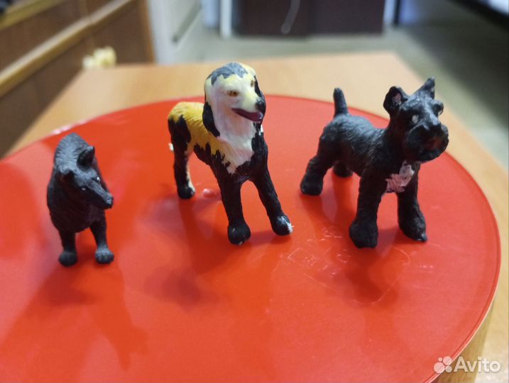 Продам фигурки собак для игр и миниатюр