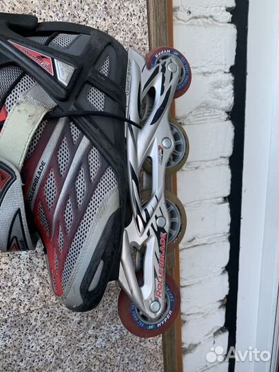 Роликовые коньки