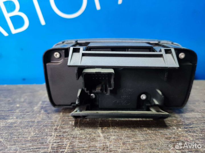 Блок управления светом Ford Fiesta Mk6