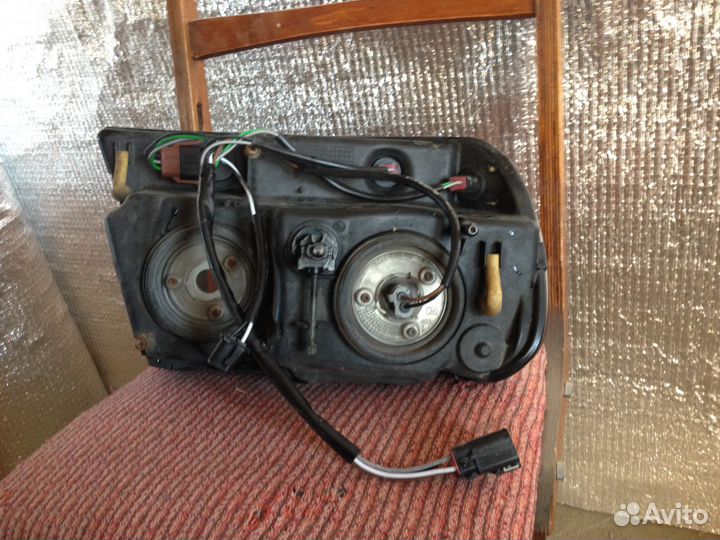 Продаю фары б/у на Джип Гранд Черокки