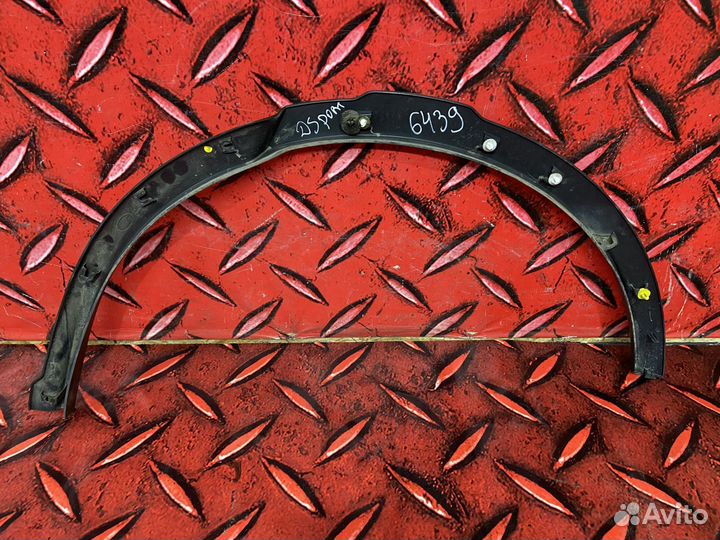 Молдинг заднего правого крыла Land-Rover Discovery