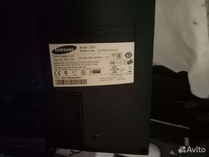 Монитор Samsung SyncMaster 720N