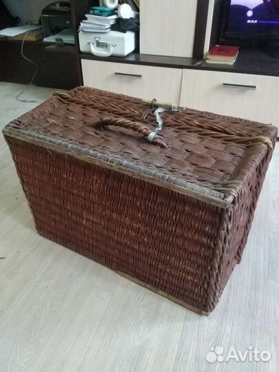 Сундук старинный плетенный
