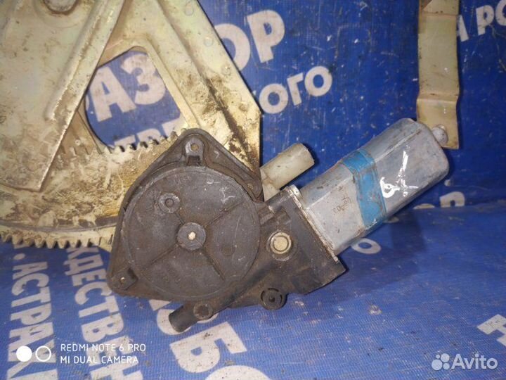Задний правый стеклоподъемник Газ Волга 3110 седан