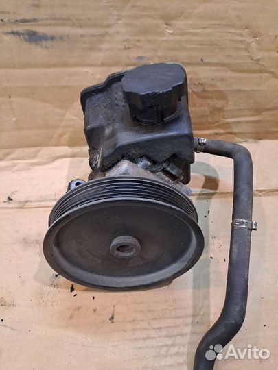 Насос гидроусилителя руля Mercedes-Benz