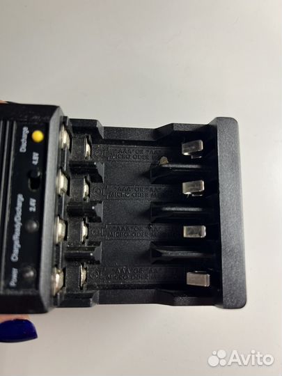 Зарядное устройство для батареек Cmellion