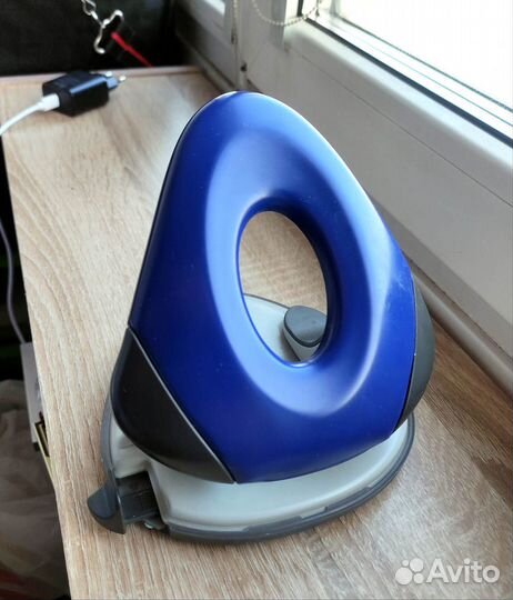 Большой дырокол KW-Trio 098E8