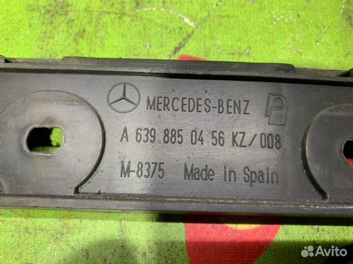 Кронштейн бампера задний правый Mercedes V W639