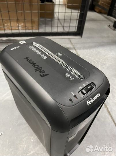 Уничтожитель бумаг шредер Fellowes 60Cs