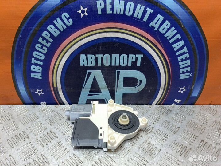 Моторчик стеклоподъемника задний левый Renault