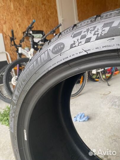 Michelin Pilot Alpin X M+S 255/40 R20 и 295/35 R20 105W