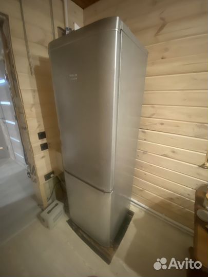 Холодильник hotpoint ariston бу