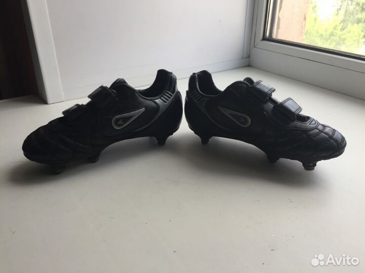 Оригинальные бутсы-шиповки фирмы mitre