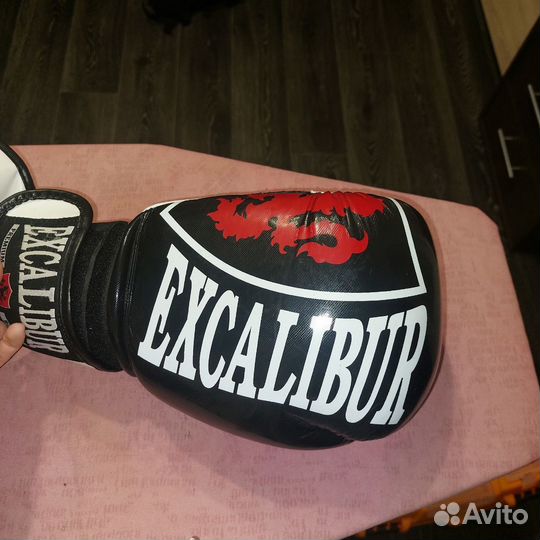 Боксерские перчатки